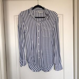 Beachlunchlounge blue and white stripe button down